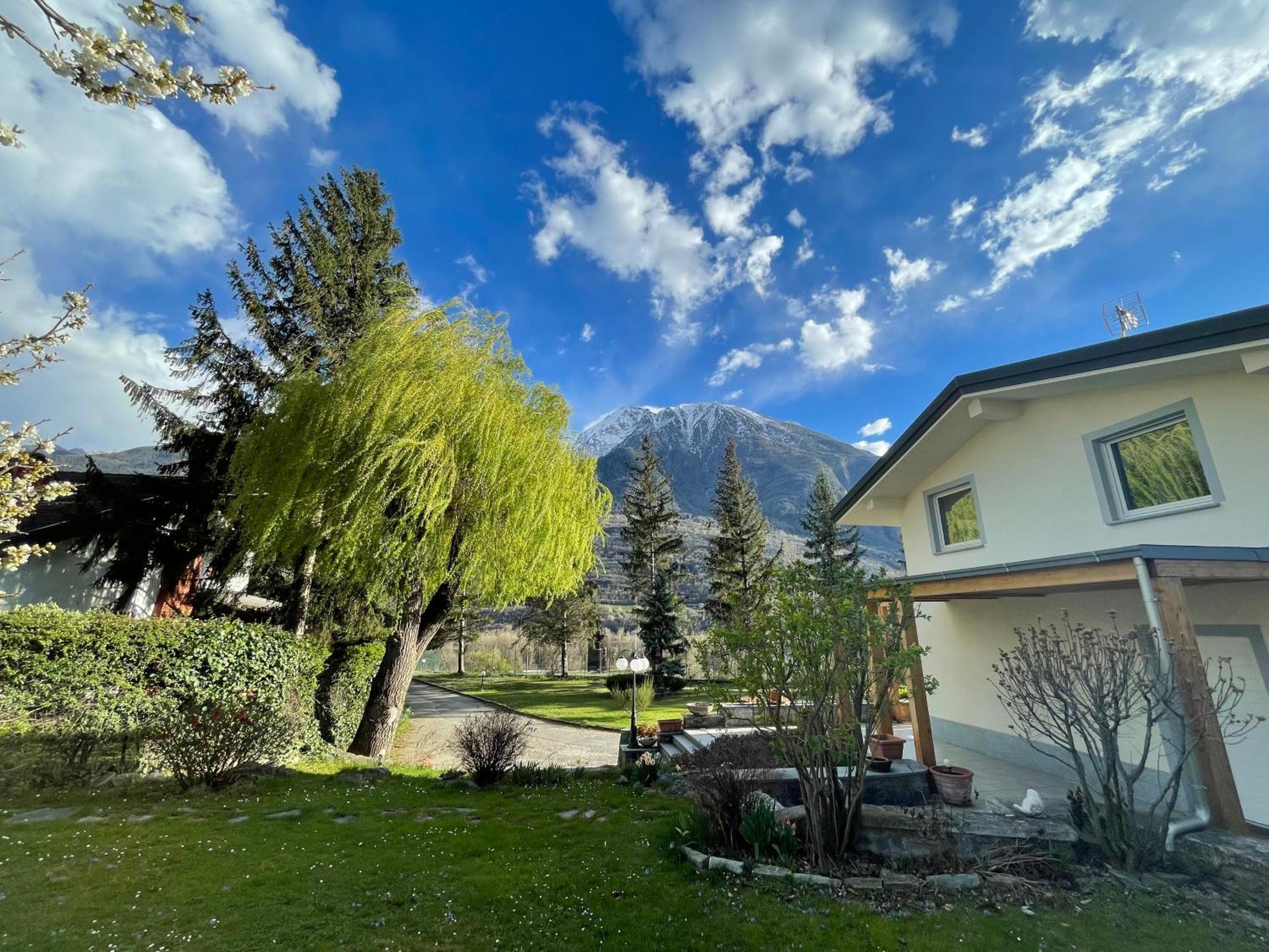 La Casina Di Oscar Ad Ao V Combe Vda Quart 0014 E 00I6 Apartment Bagian luar foto