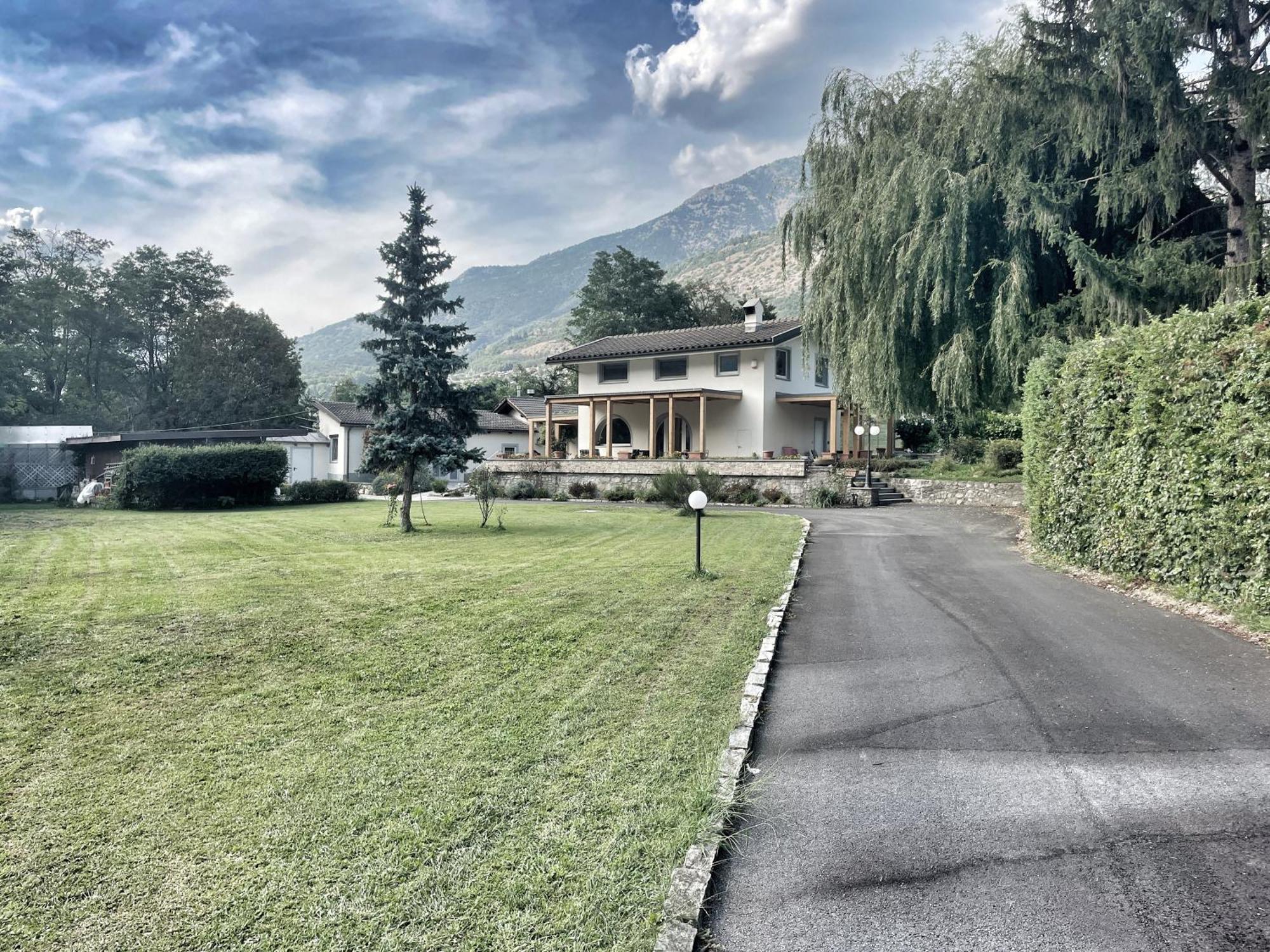 La Casina Di Oscar Ad Ao V Combe Vda Quart 0014 E 00I6 Apartment Bagian luar foto