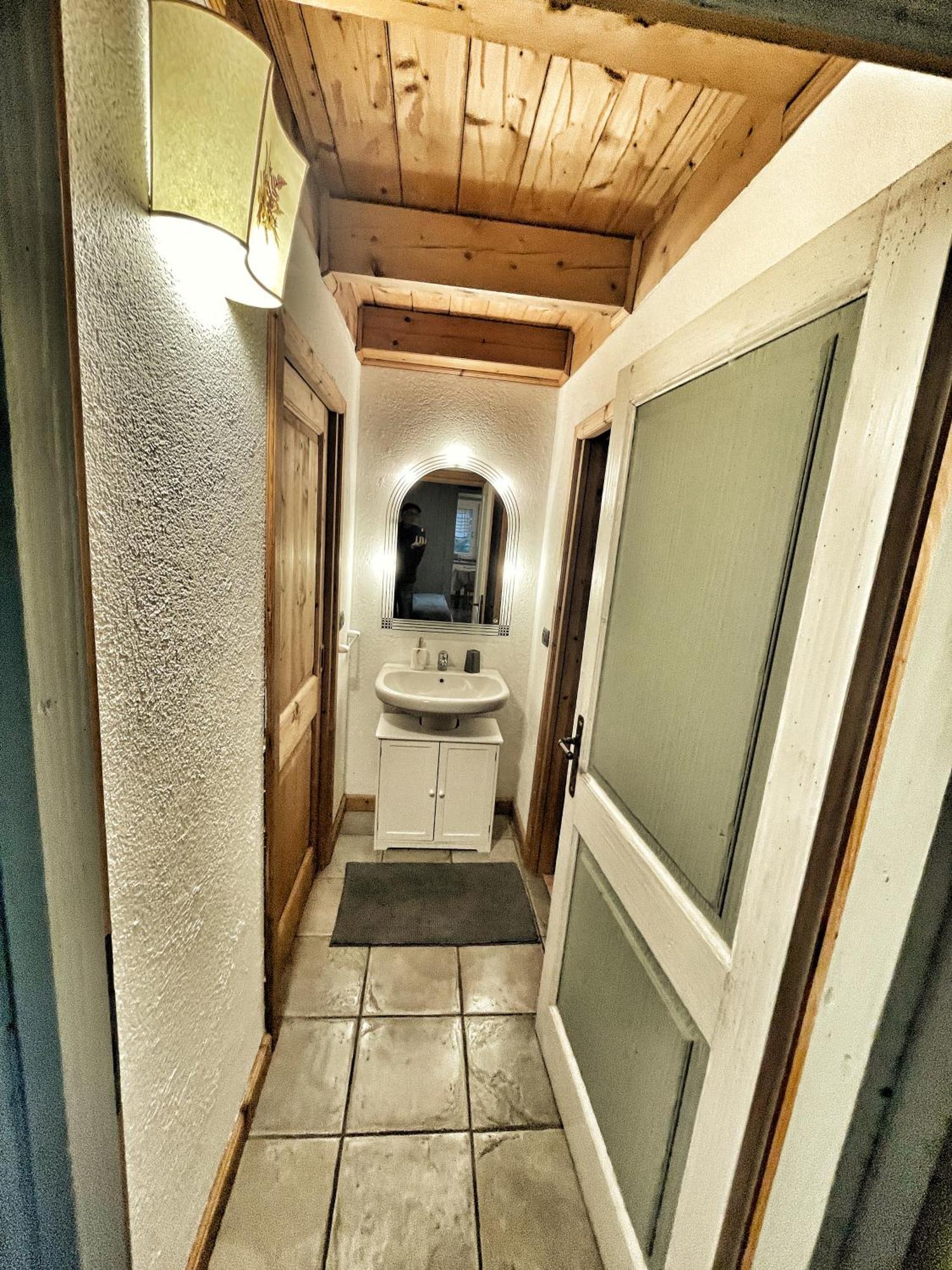 La Casina Di Oscar Ad Ao V Combe Vda Quart 0014 E 00I6 Apartment Bagian luar foto